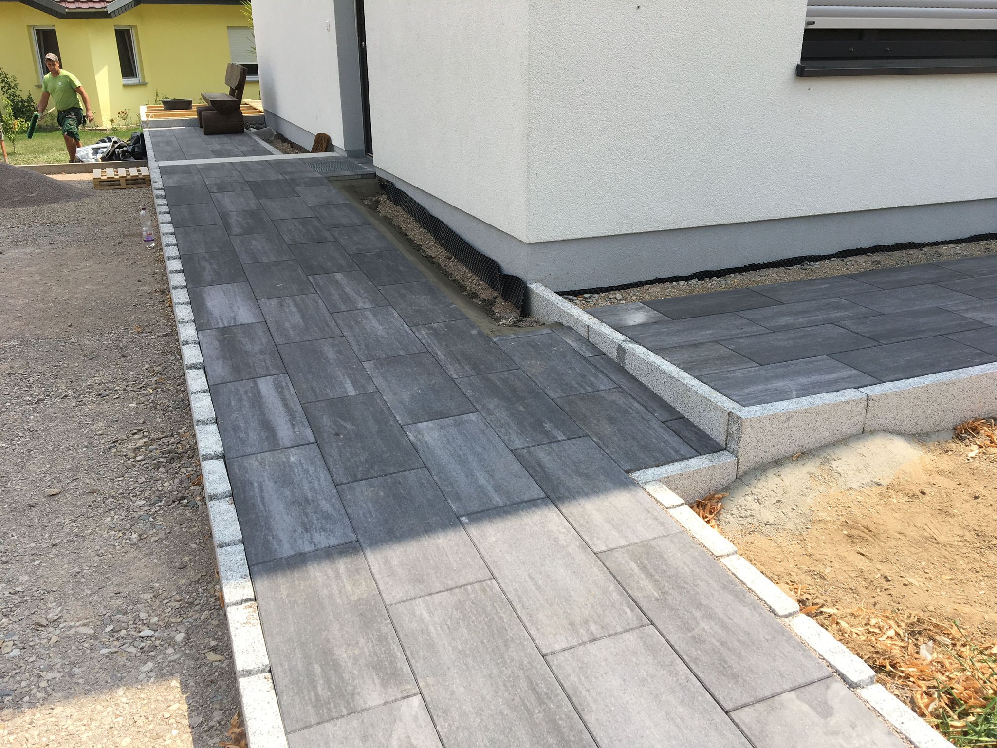 Natursteinverlegung und Terrassengestaltung